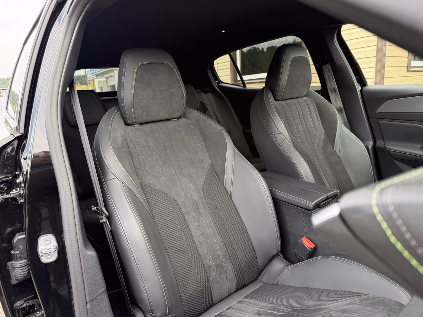 Peugeot 408X фото 17