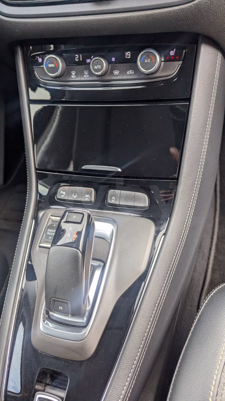 Opel Grandland X фото 25