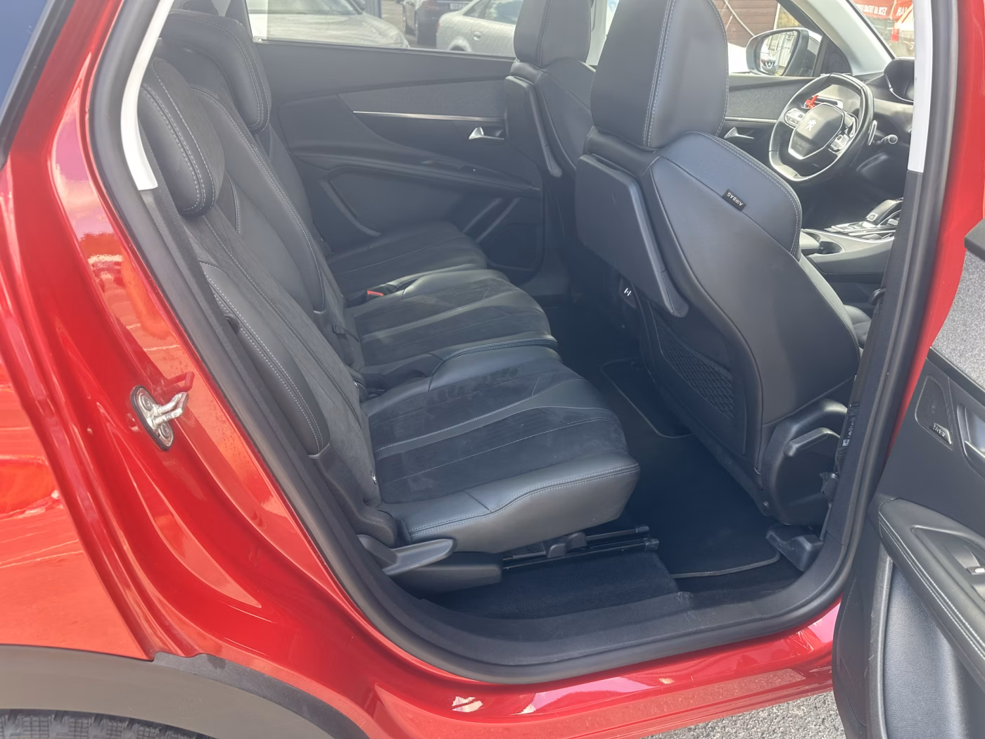 Peugeot 5008 фото 12
