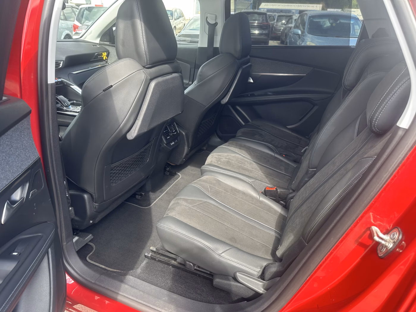 Peugeot 5008 фото 11