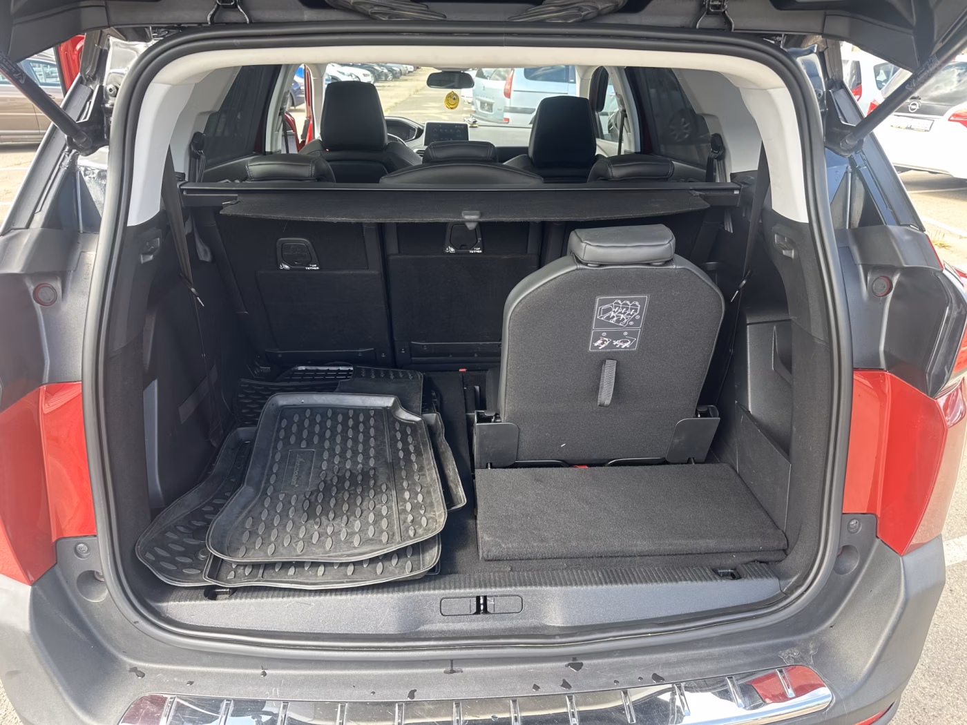 Peugeot 5008 фото 18