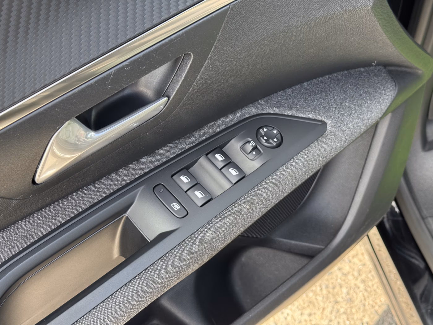 Peugeot 3008 фото 12