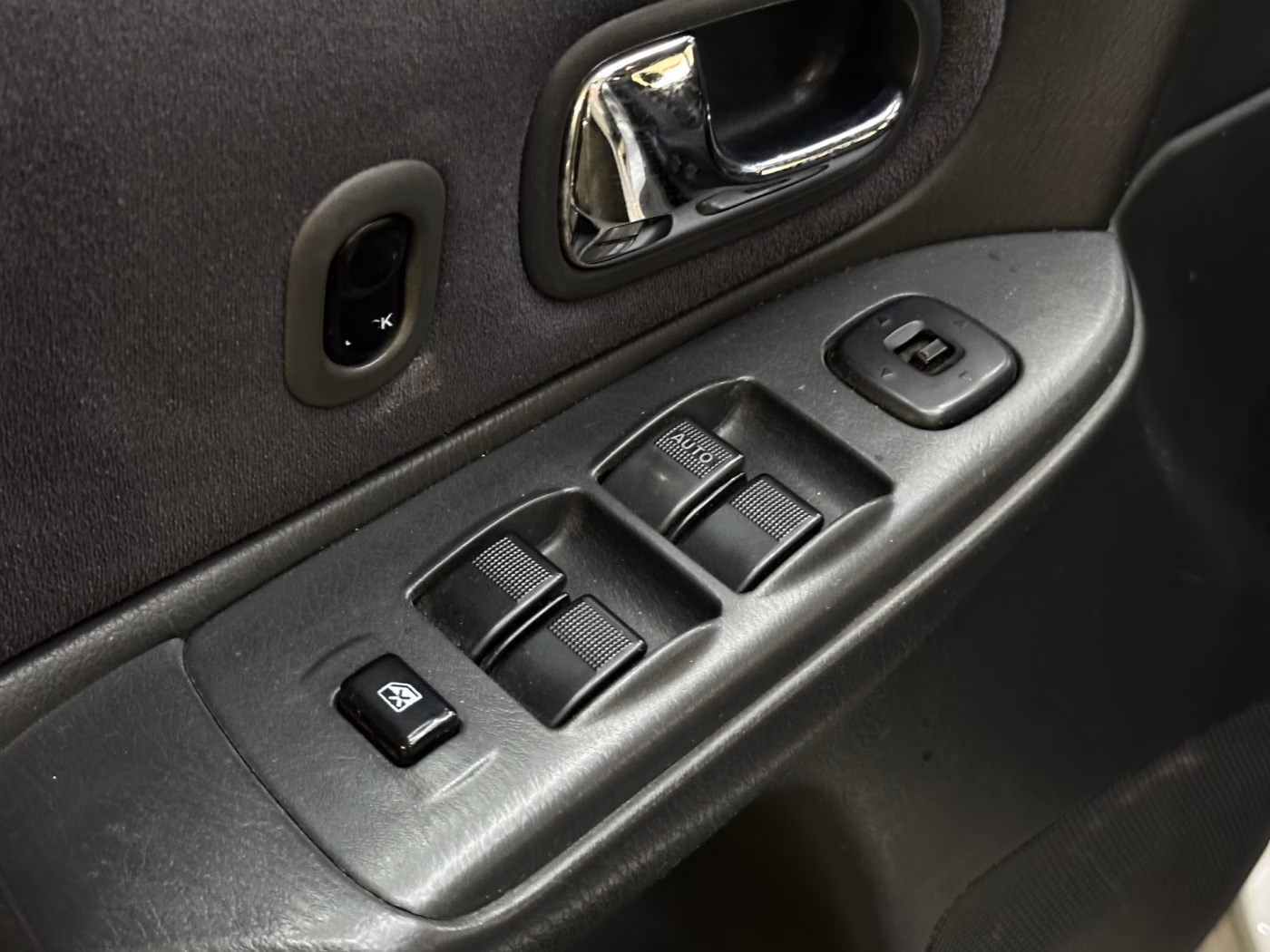 Mazda Protege фото 18