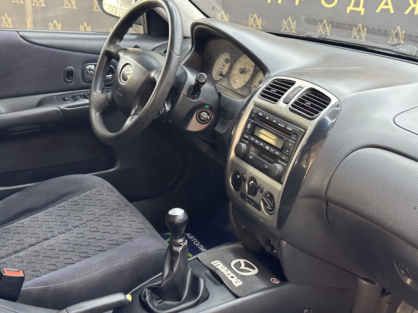 Mazda Protege фото 11