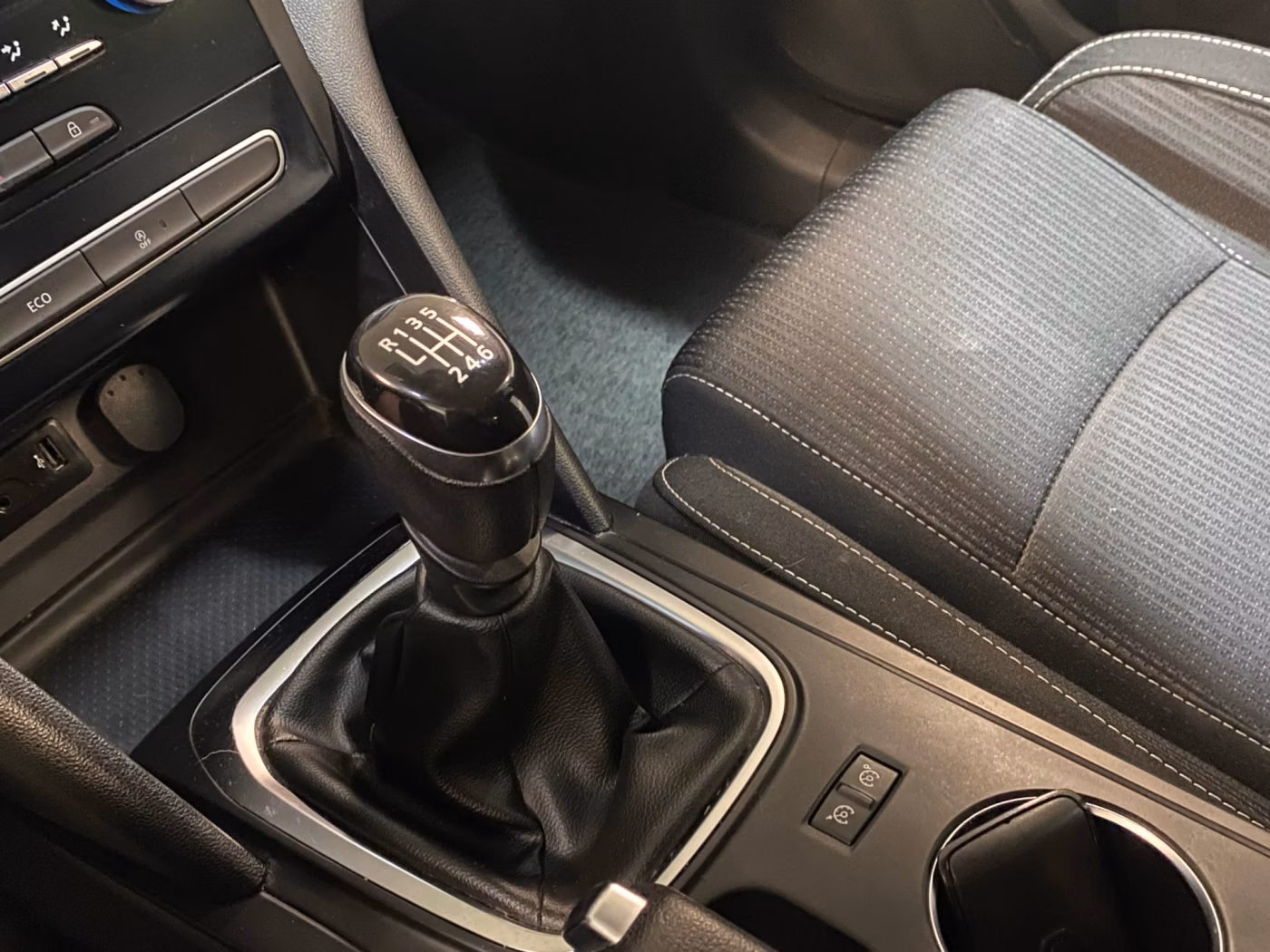 Renault Megane фото 11
