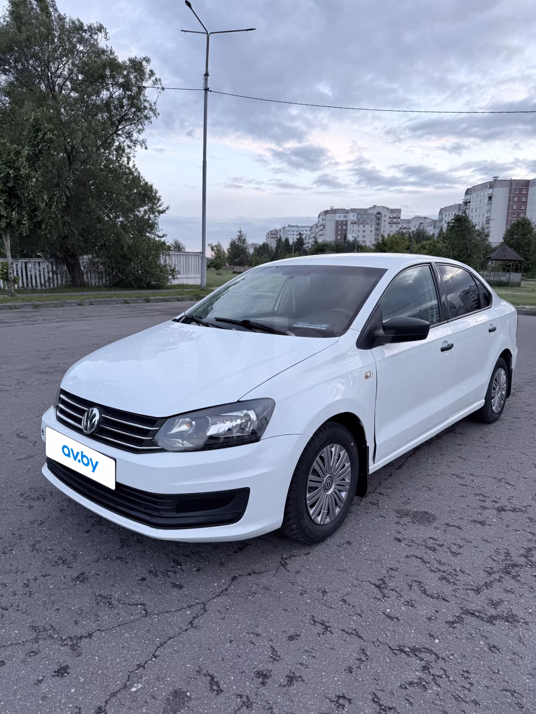 Volkswagen Polo Sedan фото 7