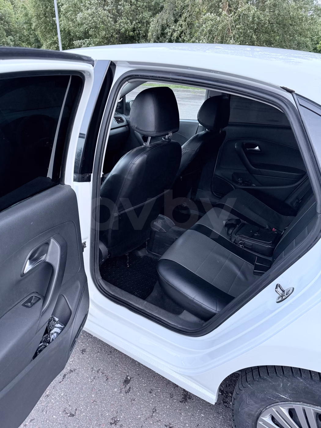 Volkswagen Polo Sedan фото 9
