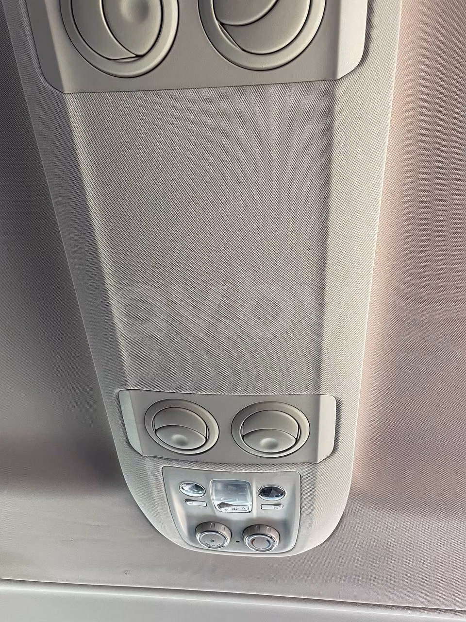 Opel Vivaro фото 13