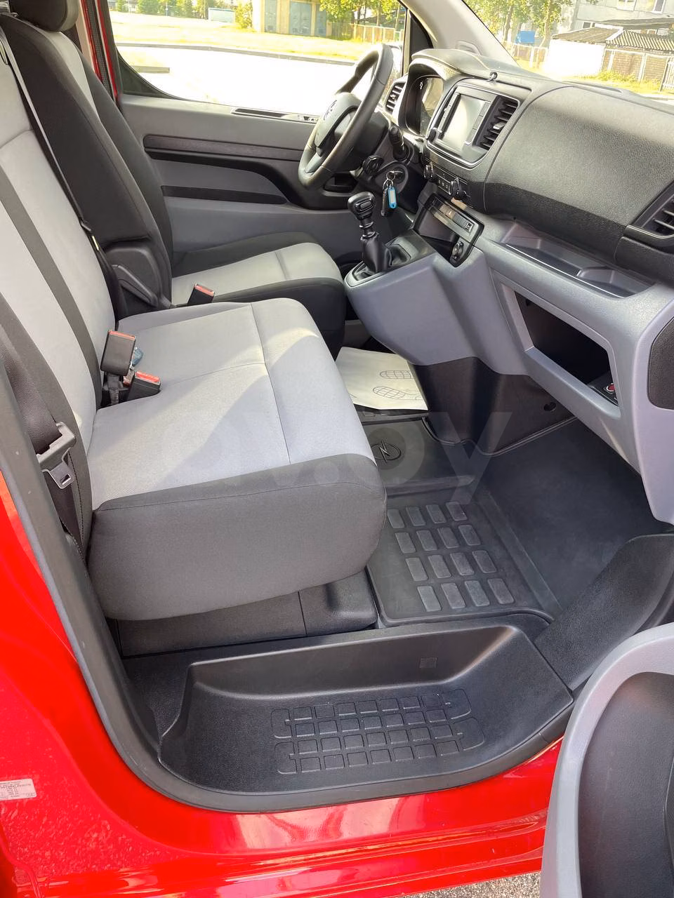 Opel Vivaro фото 18