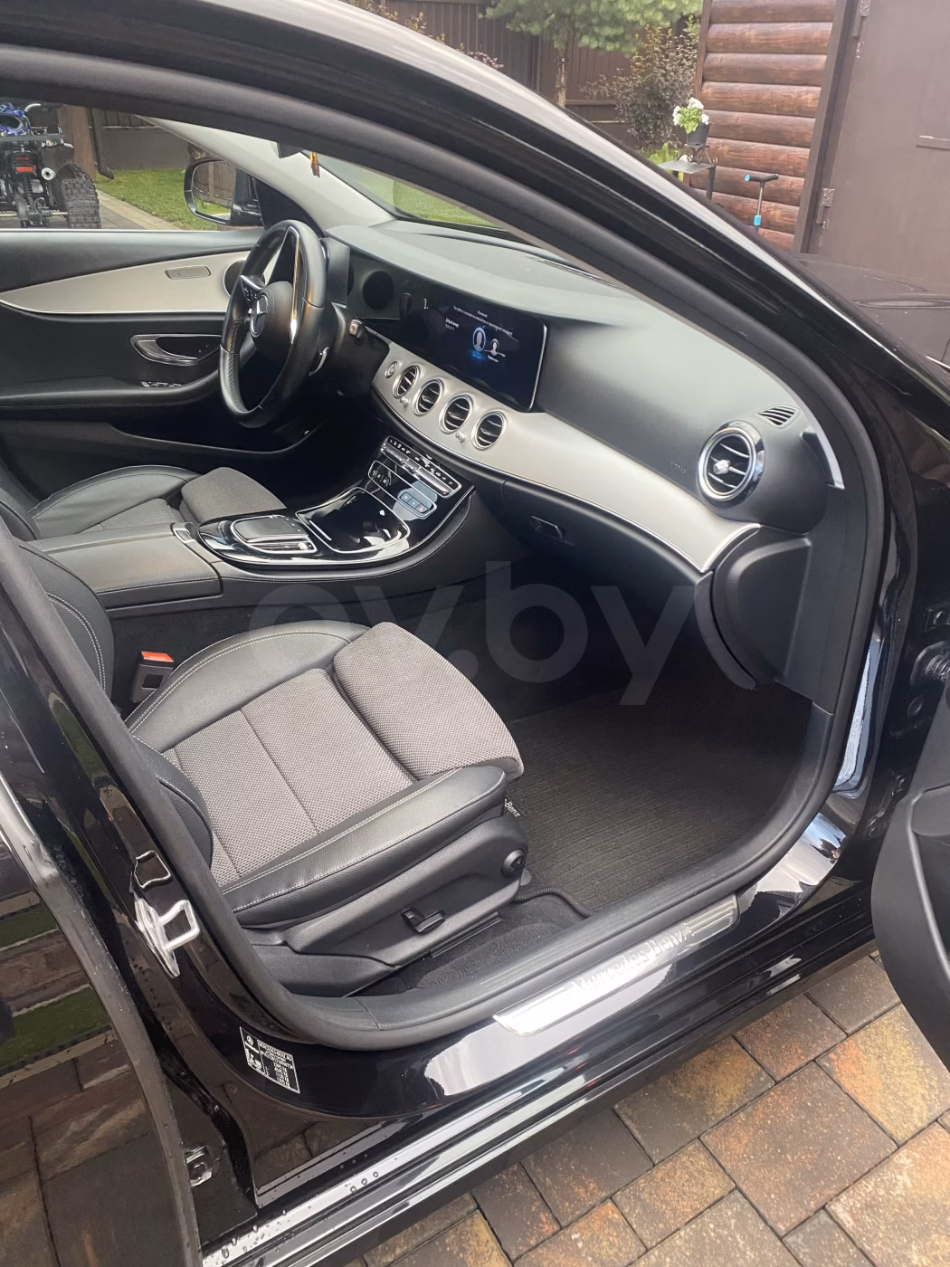 Mercedes-Benz E-Класс фото 10