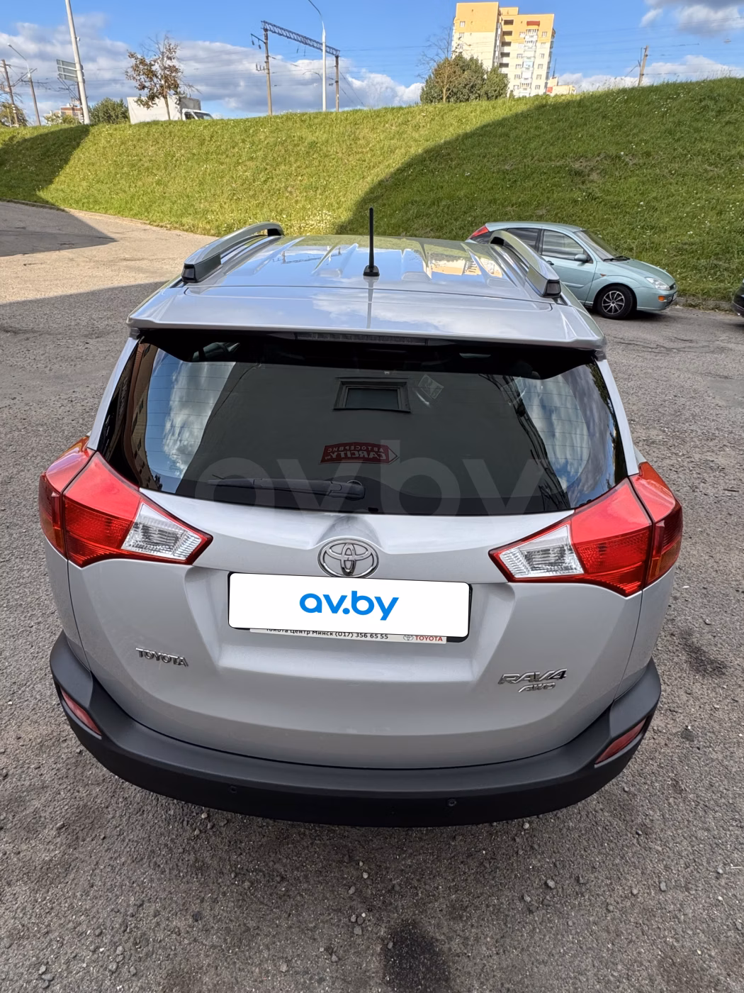 Toyota RAV4 фото 4