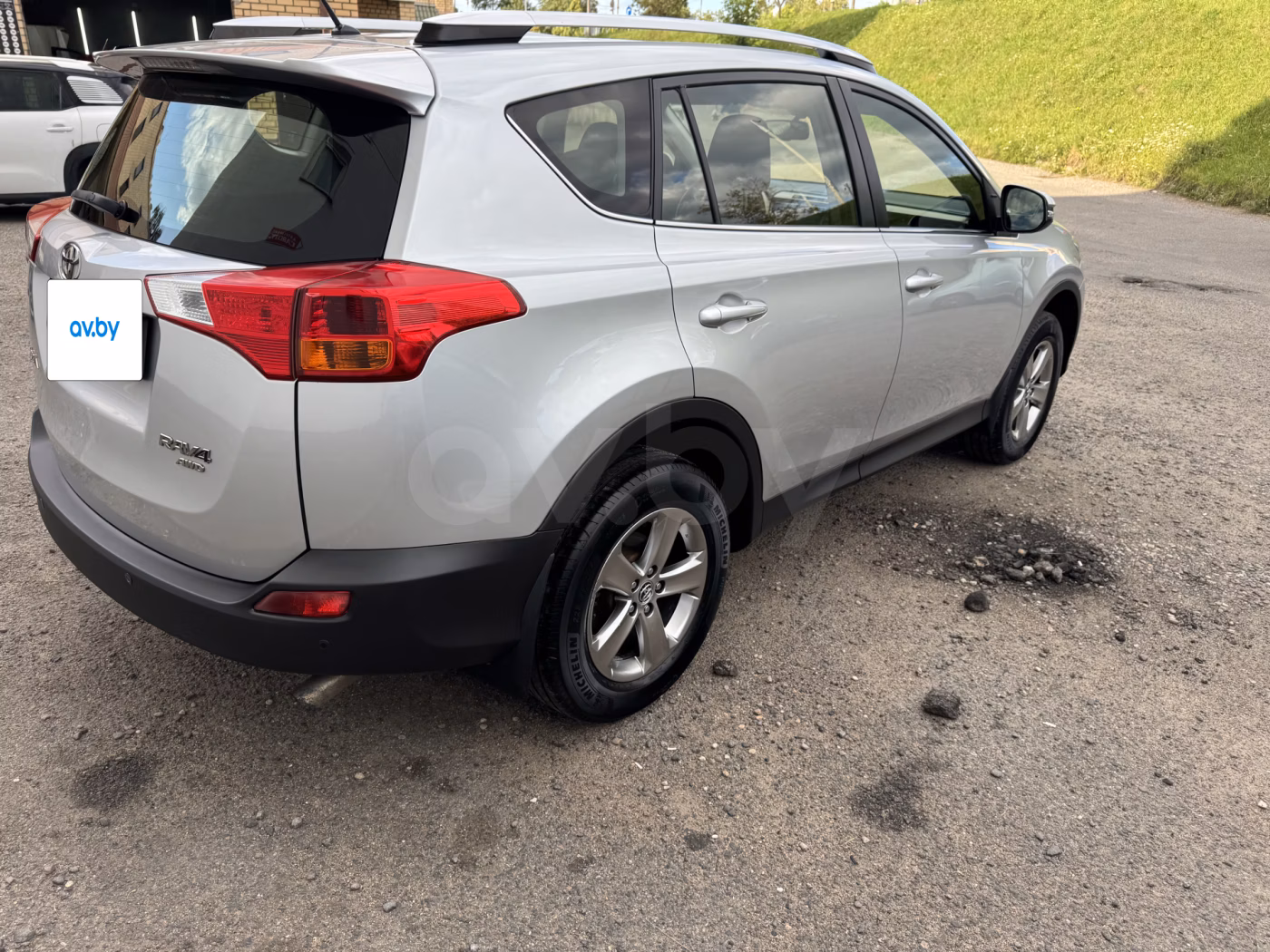 Toyota RAV4 фото 5
