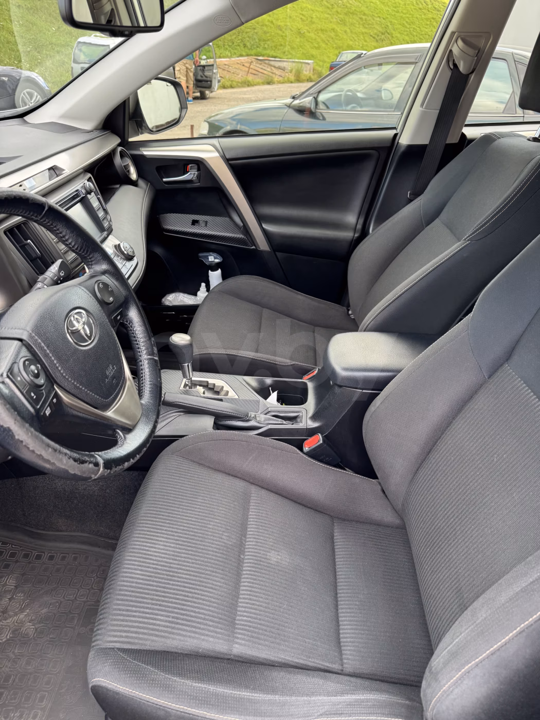 Toyota RAV4 фото 9