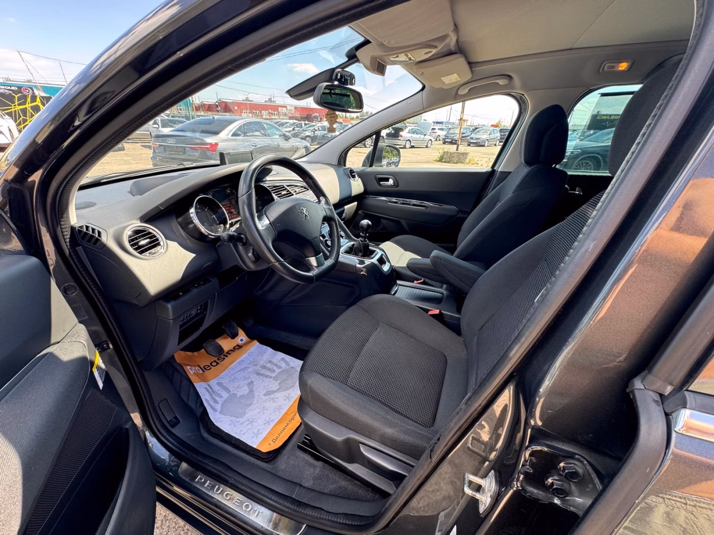 Peugeot 5008 фото 9