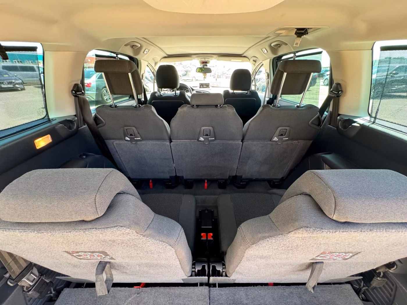 Peugeot 5008 фото 8
