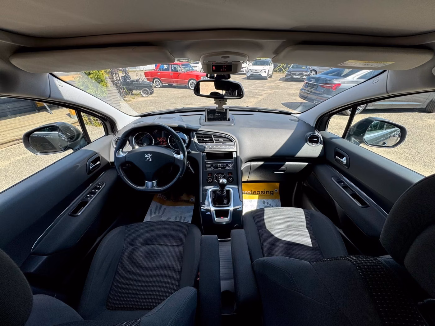 Peugeot 5008 фото 15