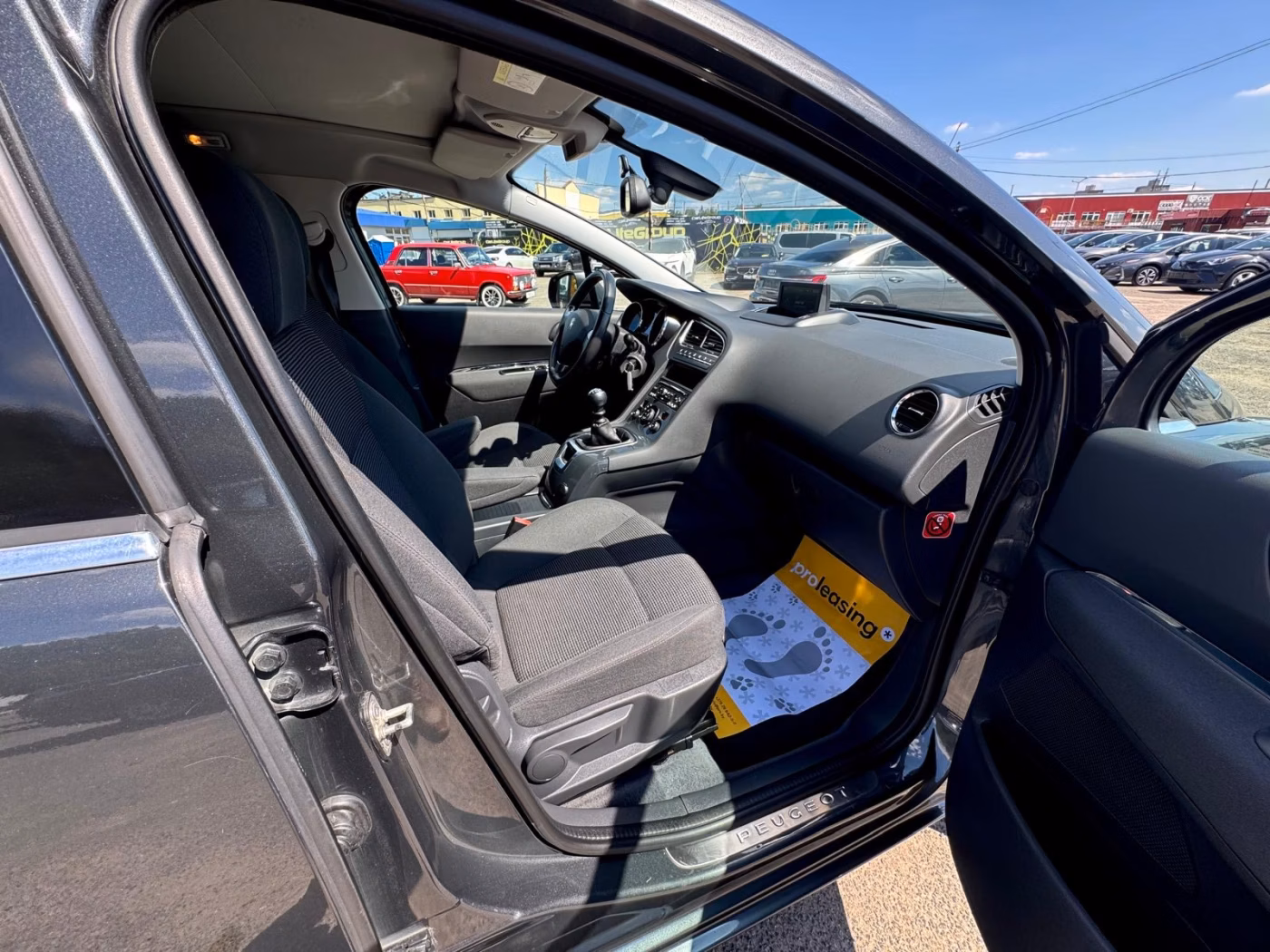Peugeot 5008 фото 10