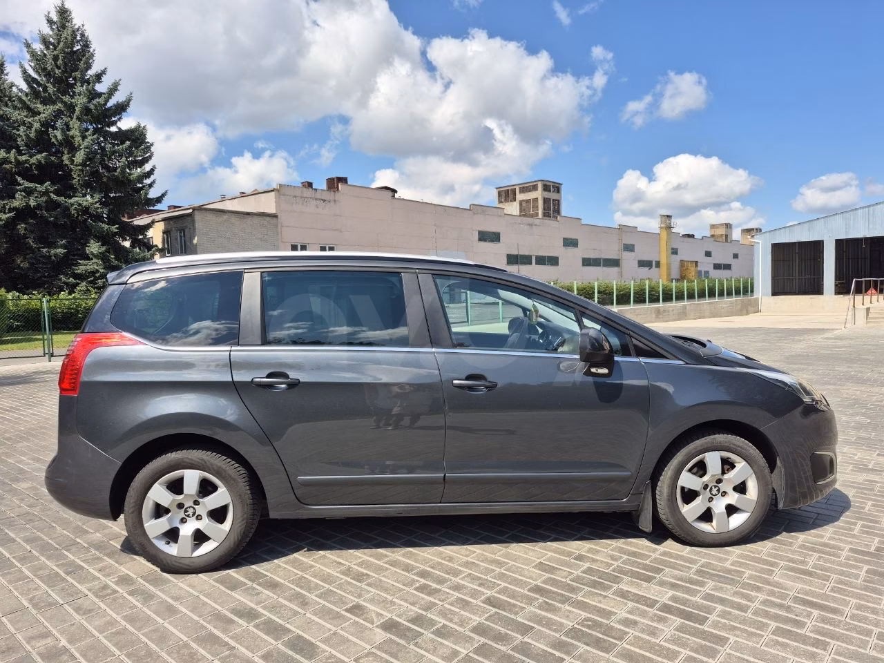 Peugeot 5008 фото 4