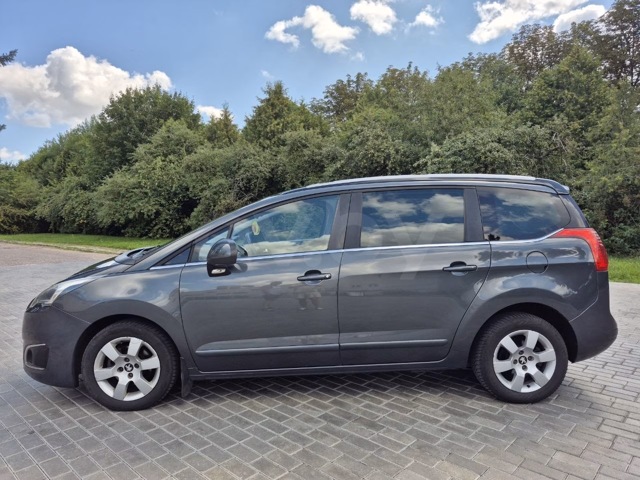Peugeot 5008 фото 5