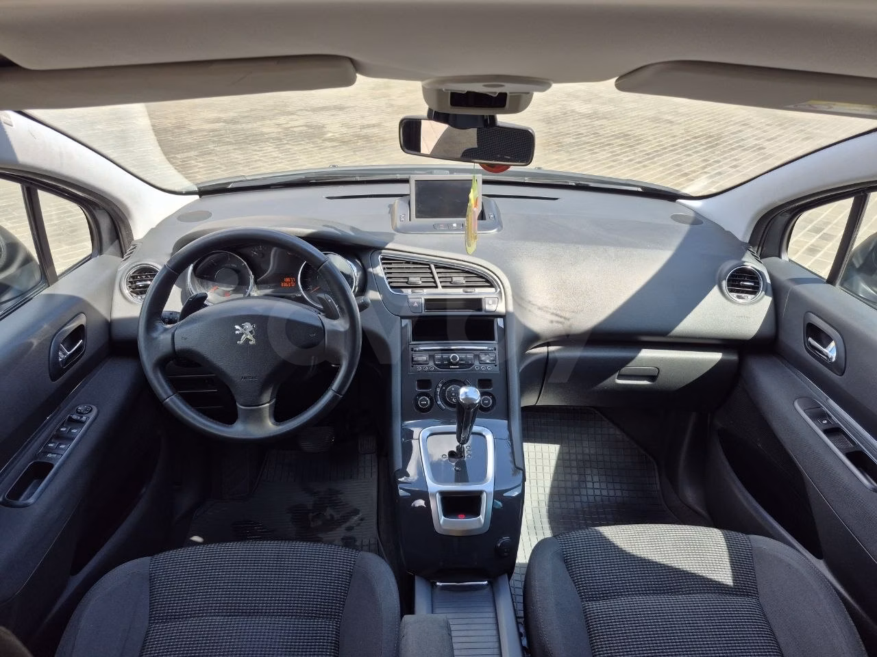 Peugeot 5008 фото 16