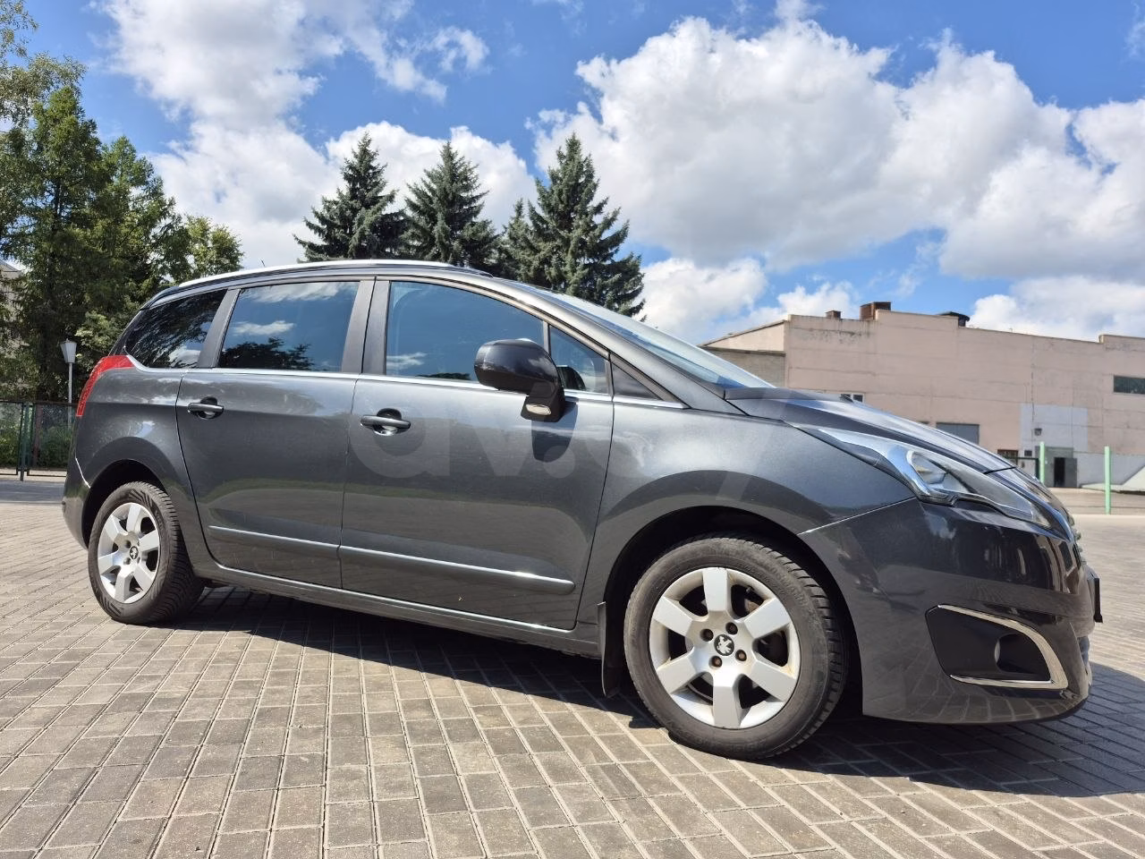 Peugeot 5008 фото 6