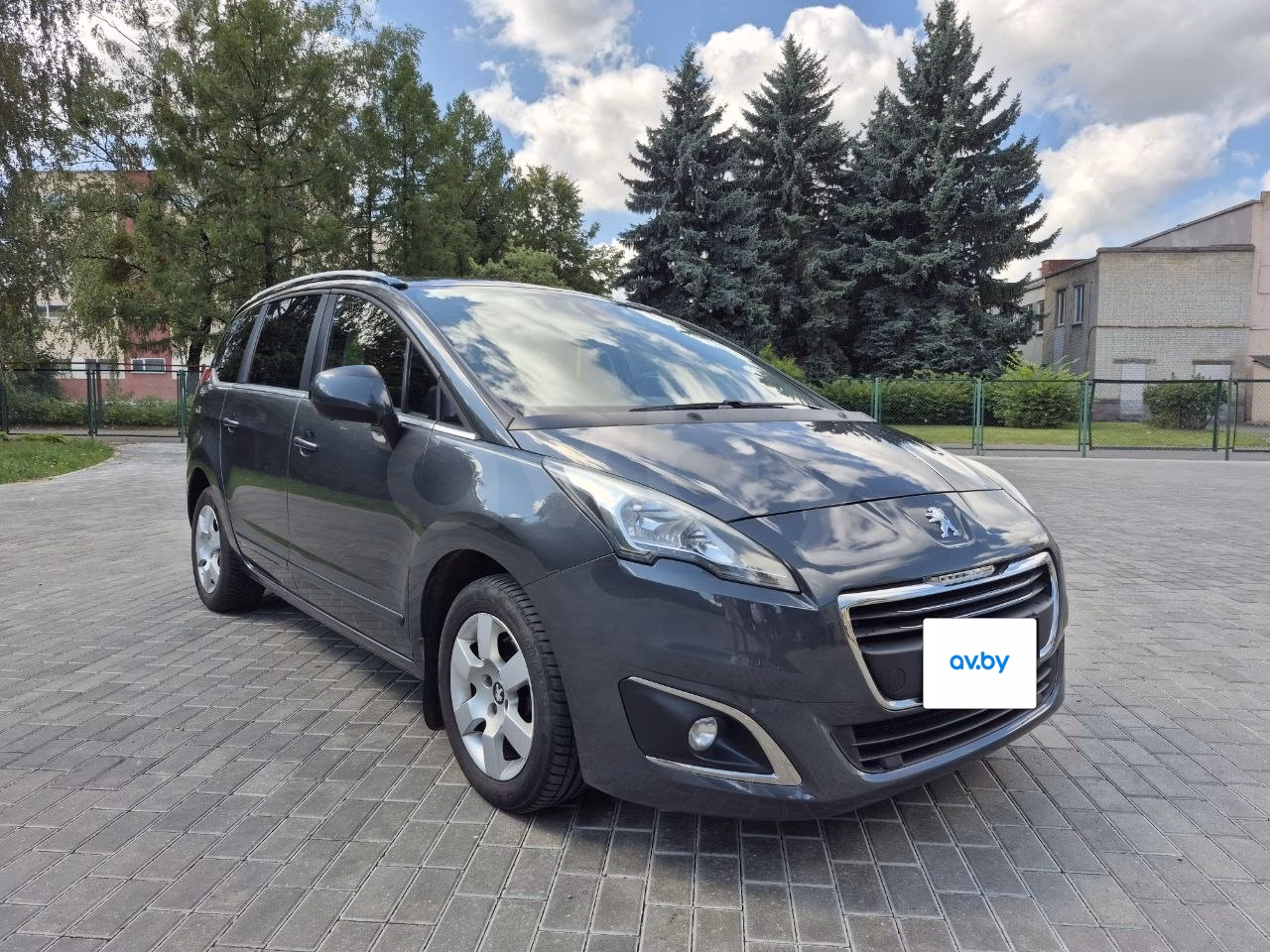 Peugeot 5008 фото 2