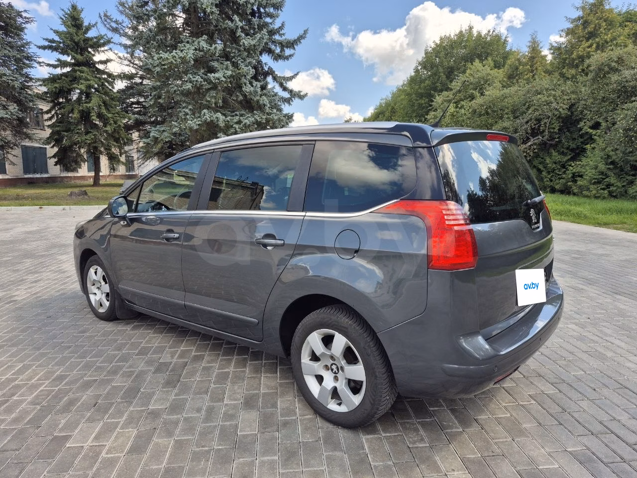 Peugeot 5008 фото 11
