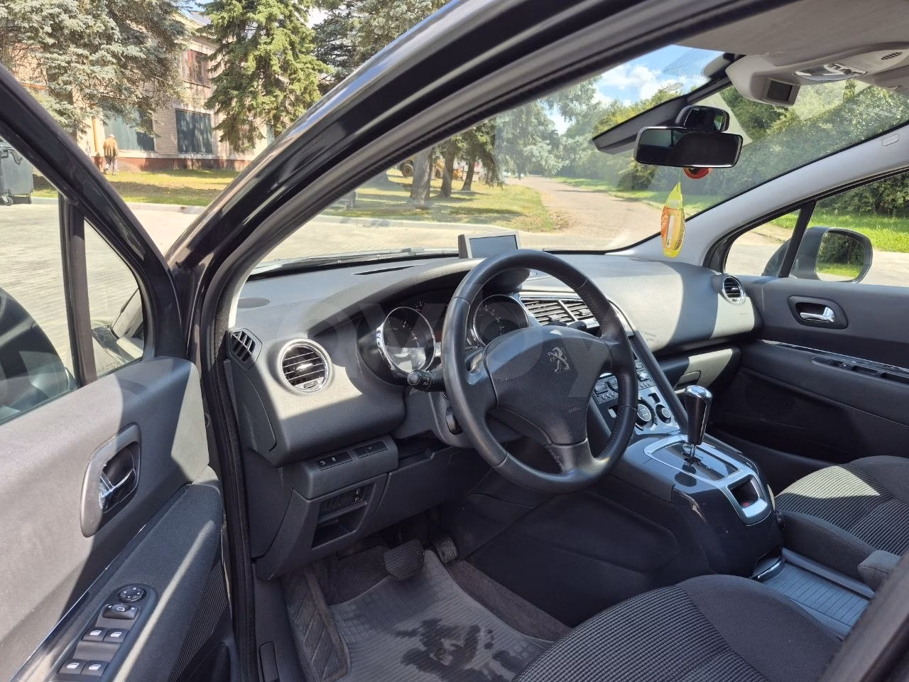 Peugeot 5008 фото 14