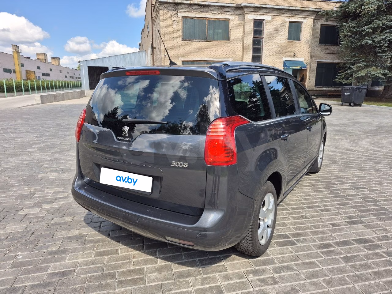 Peugeot 5008 фото 8