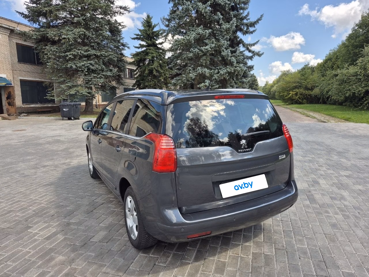 Peugeot 5008 фото 10