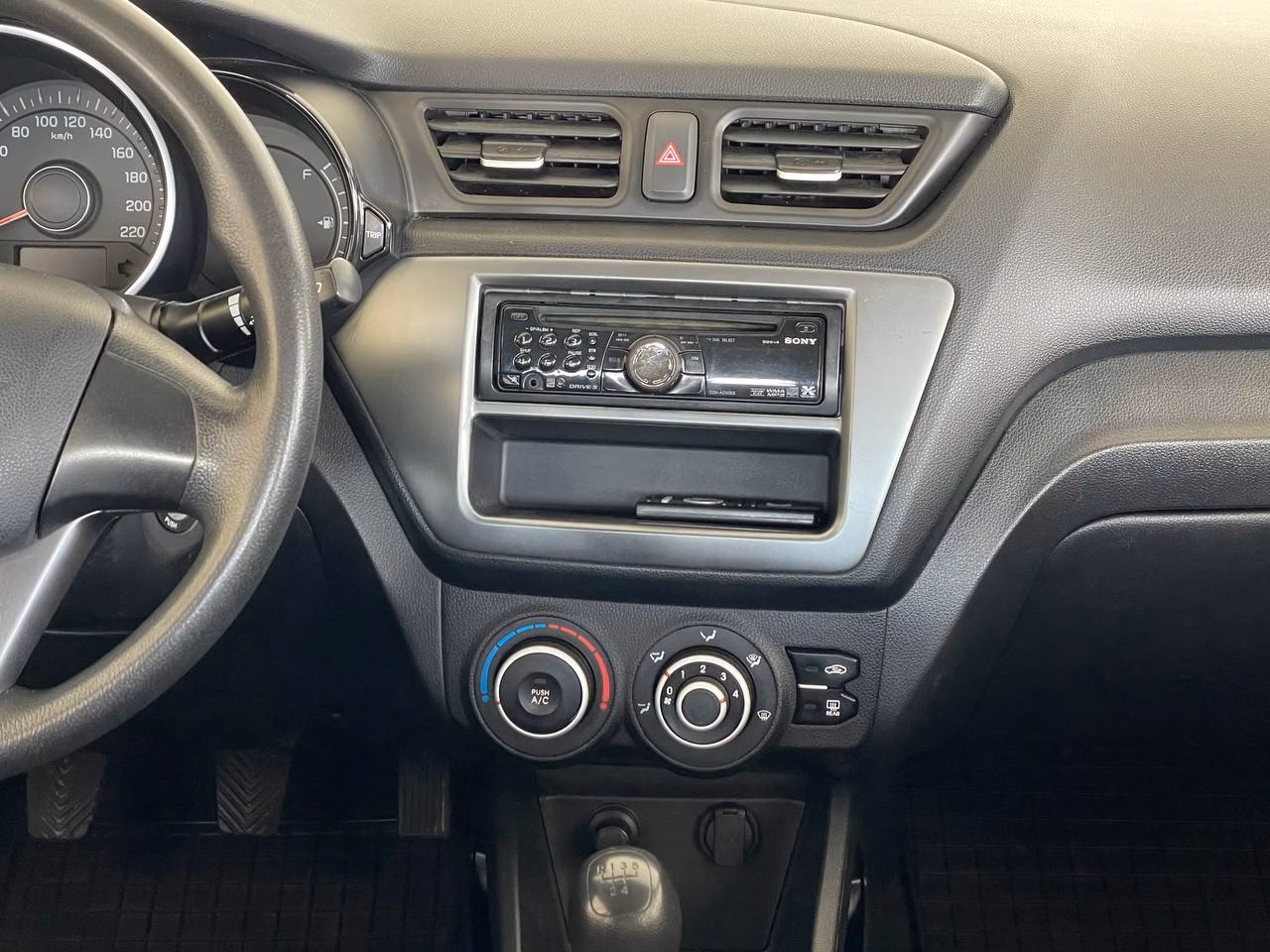 Kia Rio фото 19