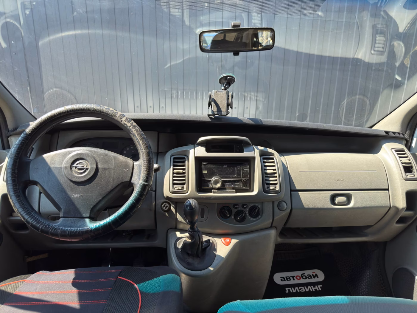 Opel Vivaro фото 11