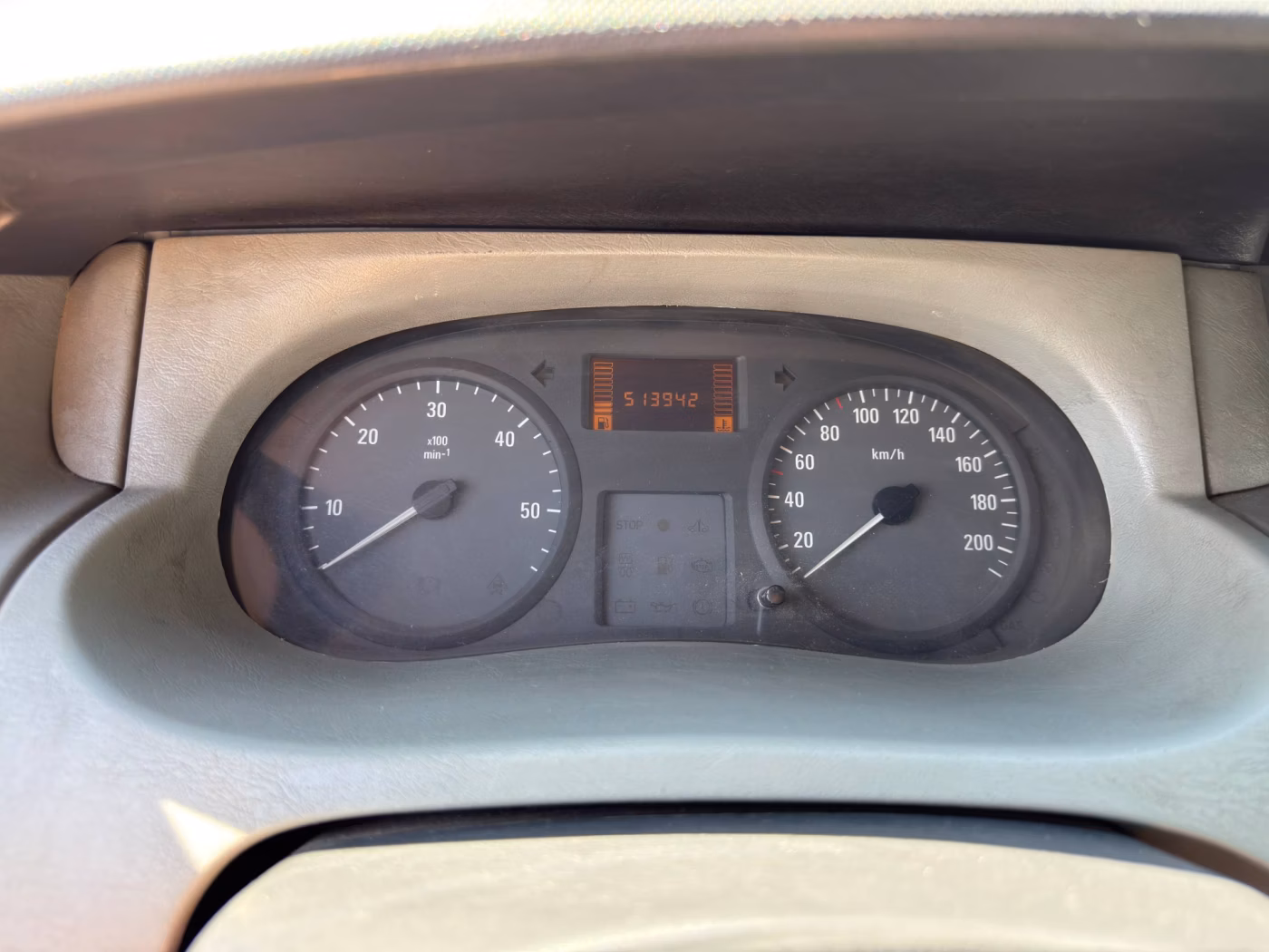 Opel Vivaro фото 14
