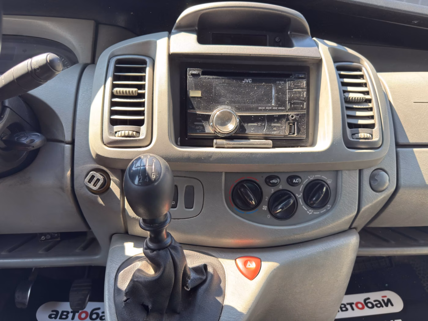 Opel Vivaro фото 12