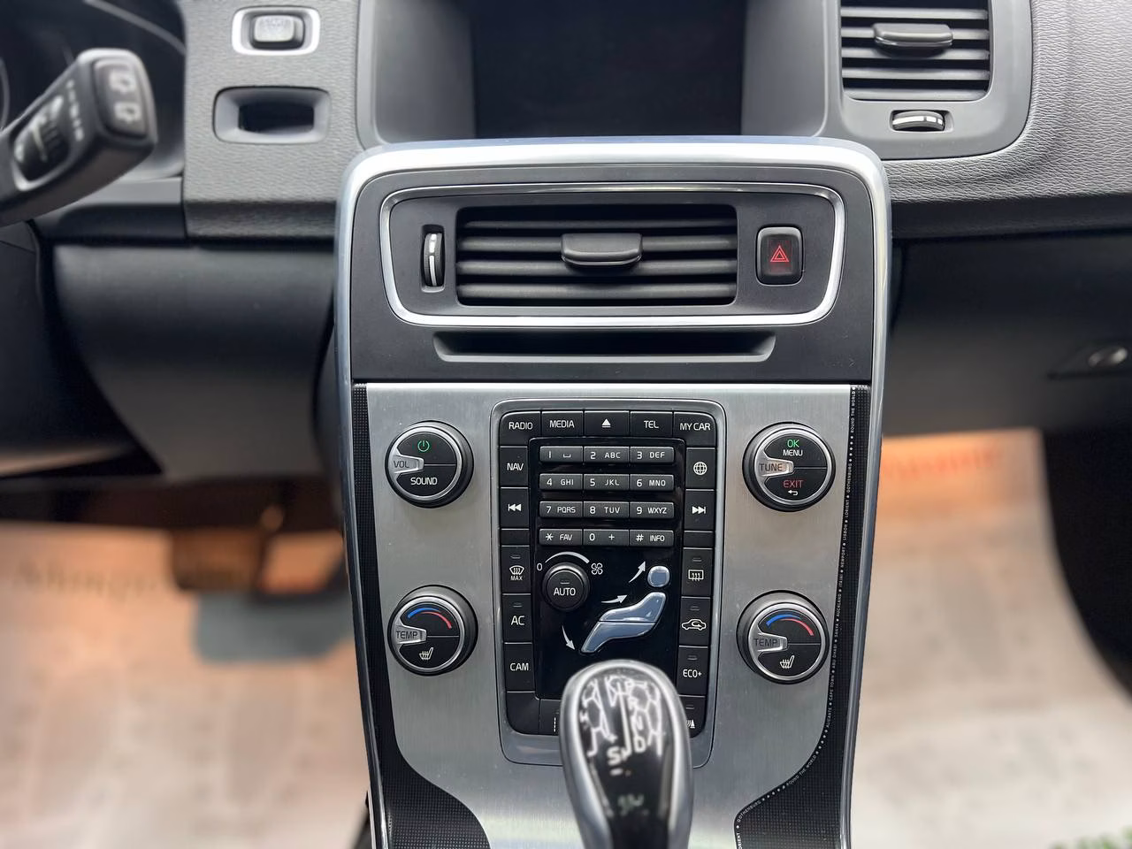 Volvo V60 фото 13