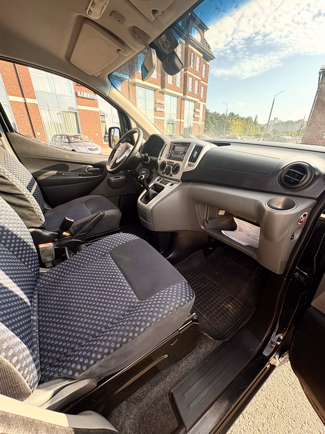 Nissan NV200 фото 10