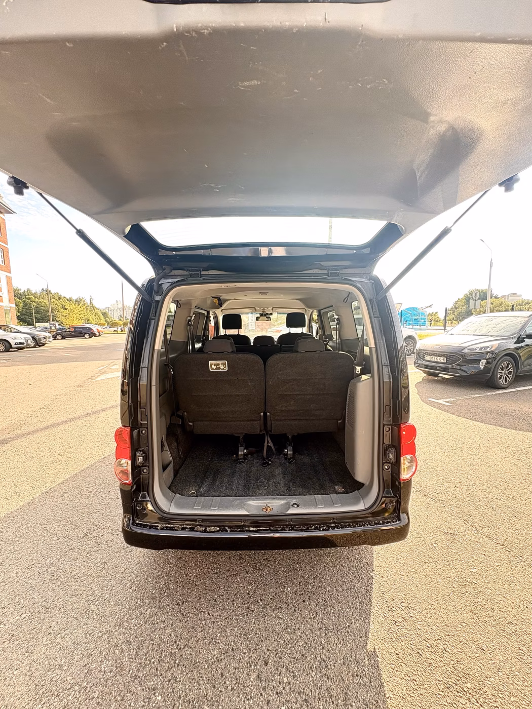 Nissan NV200 фото 16