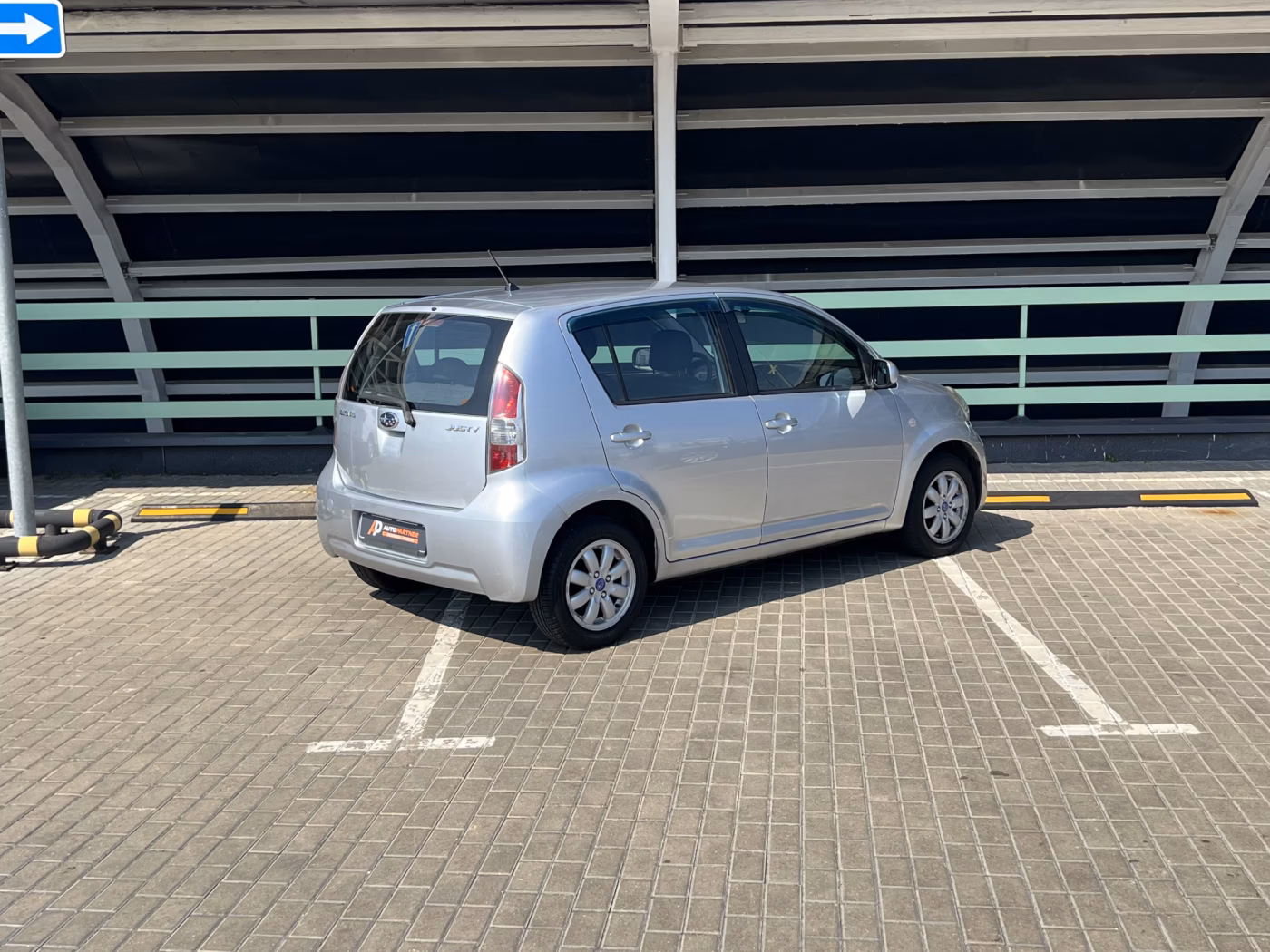 Subaru Justy фото 4