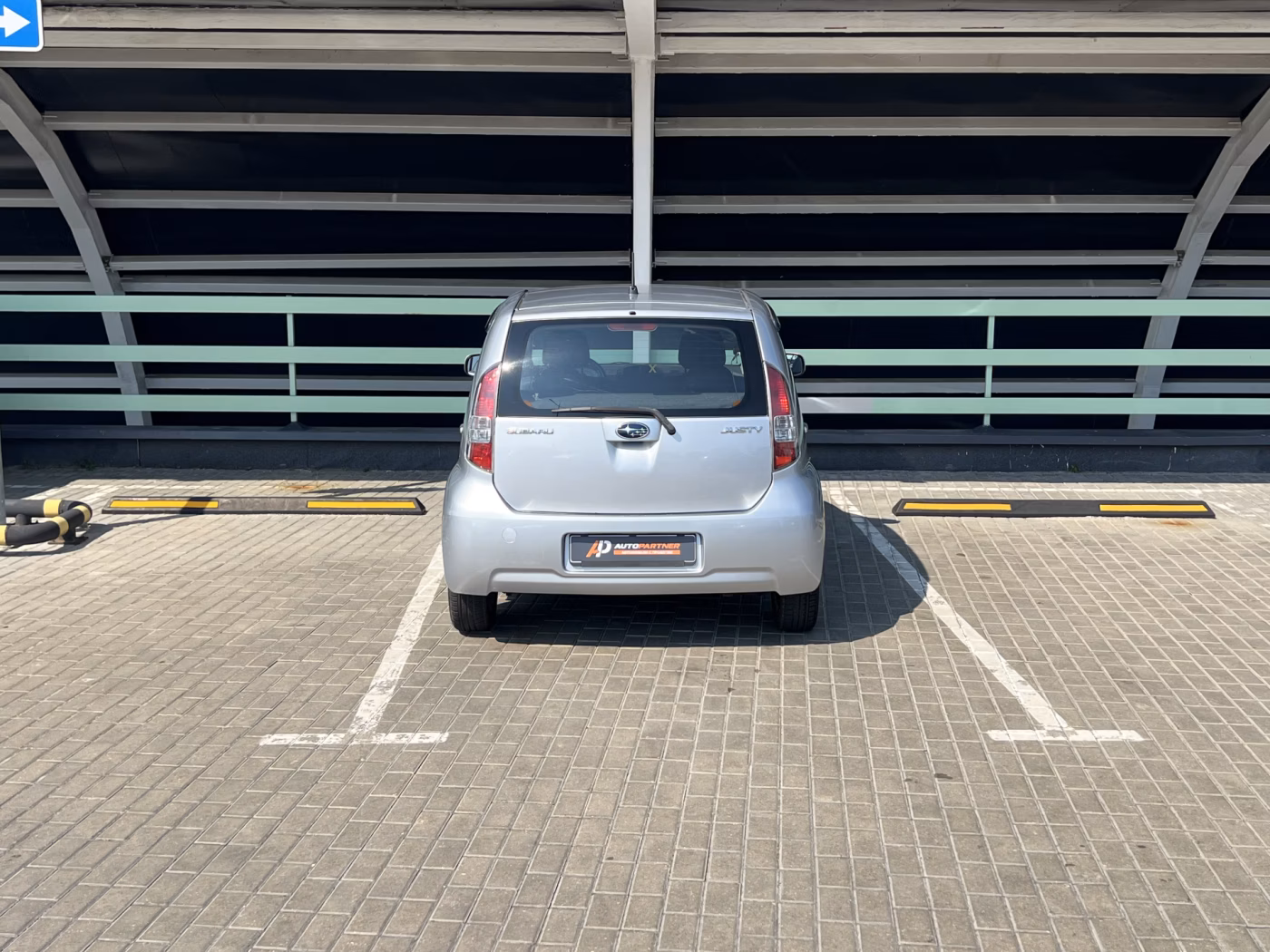 Subaru Justy фото 5