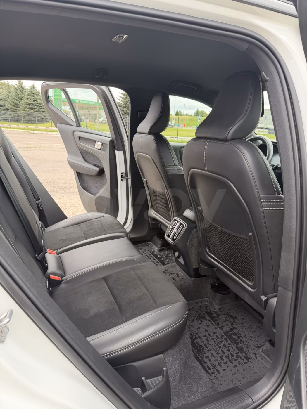Volvo XC40 фото 11
