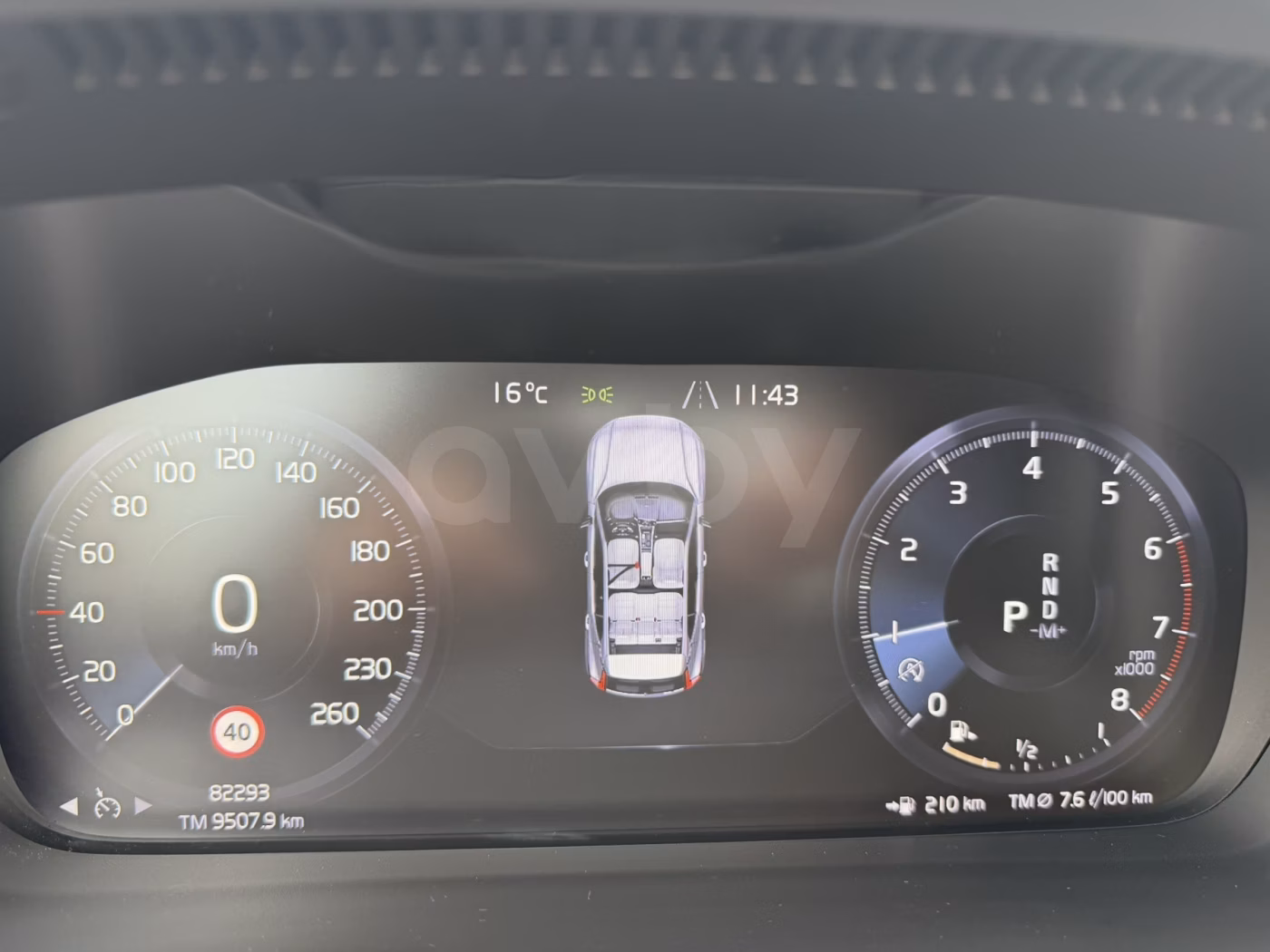 Volvo XC40 фото 13
