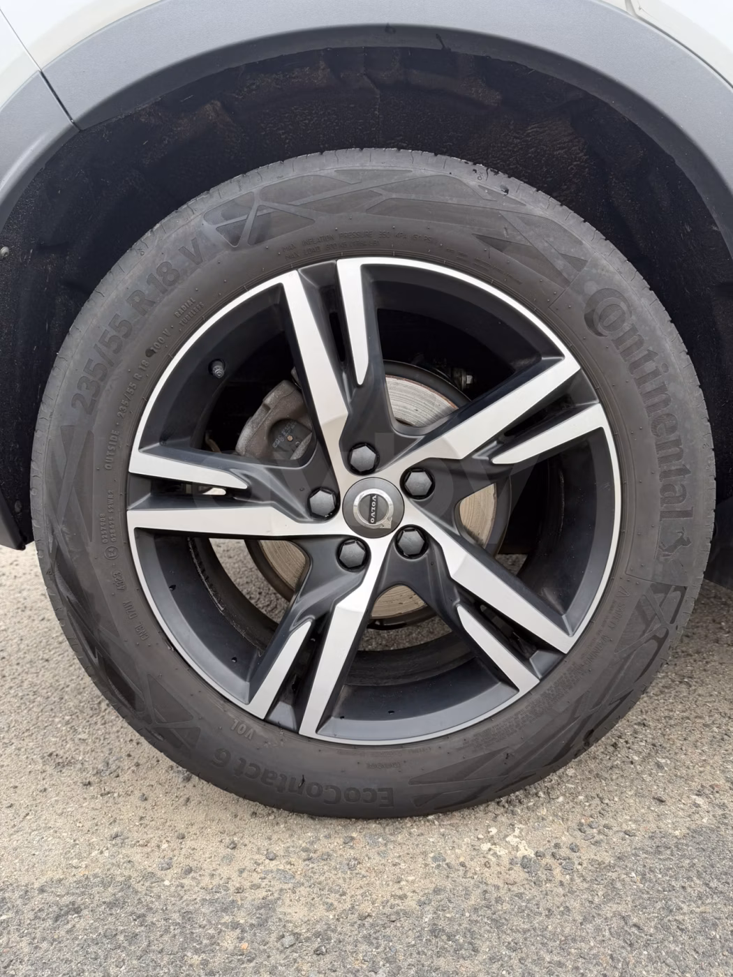Volvo XC40 фото 17
