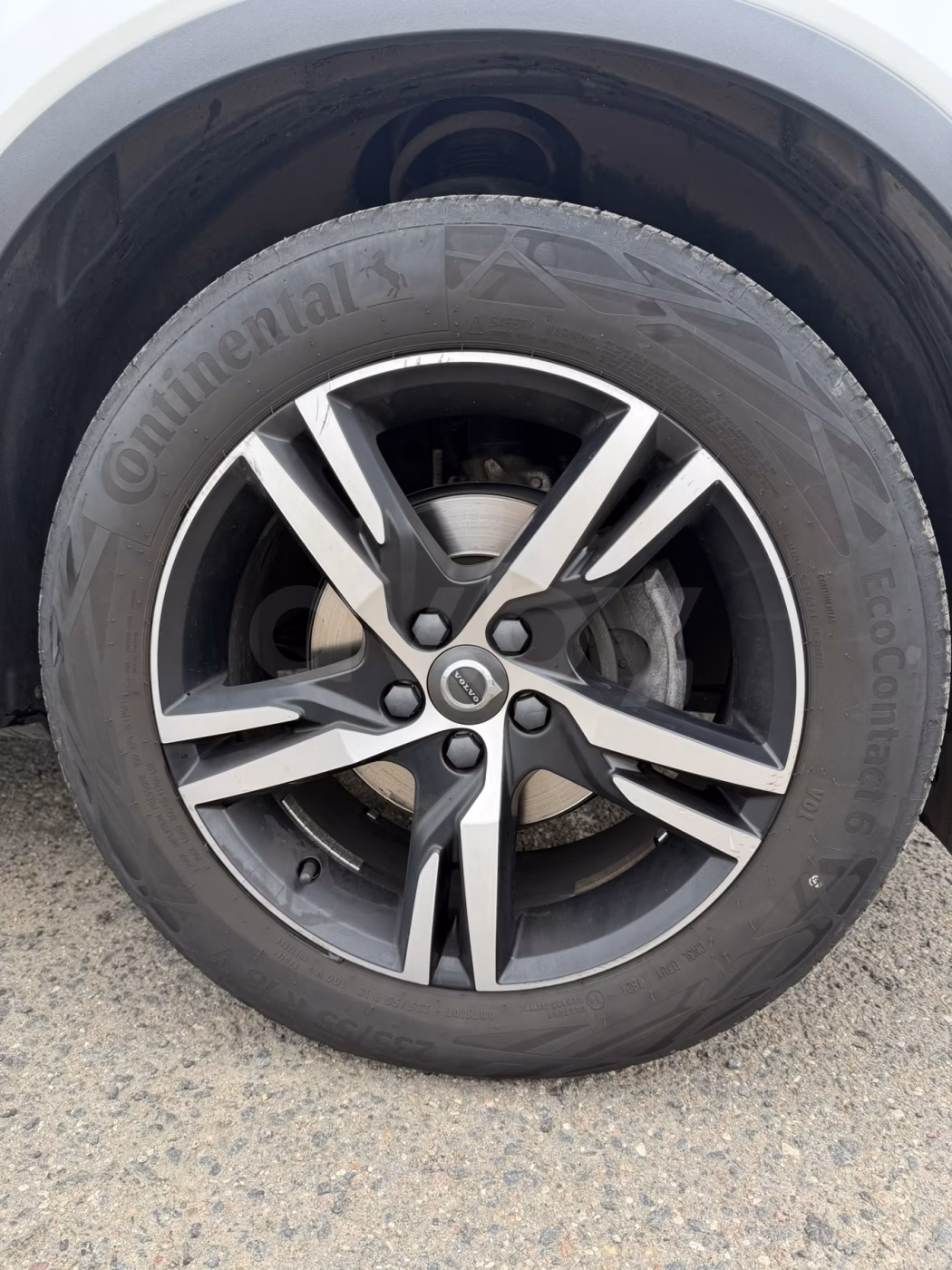 Volvo XC40 фото 18