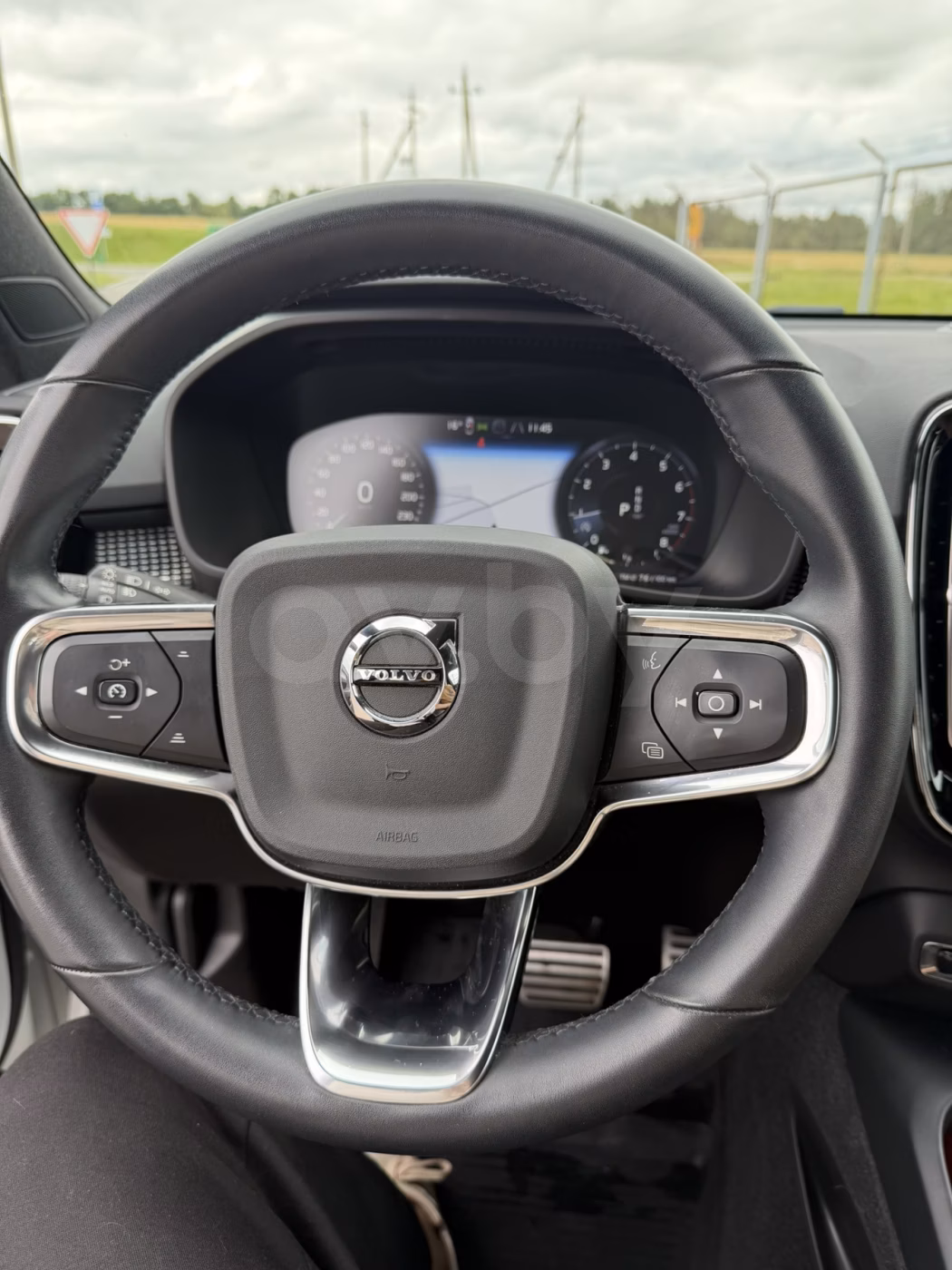 Volvo XC40 фото 8