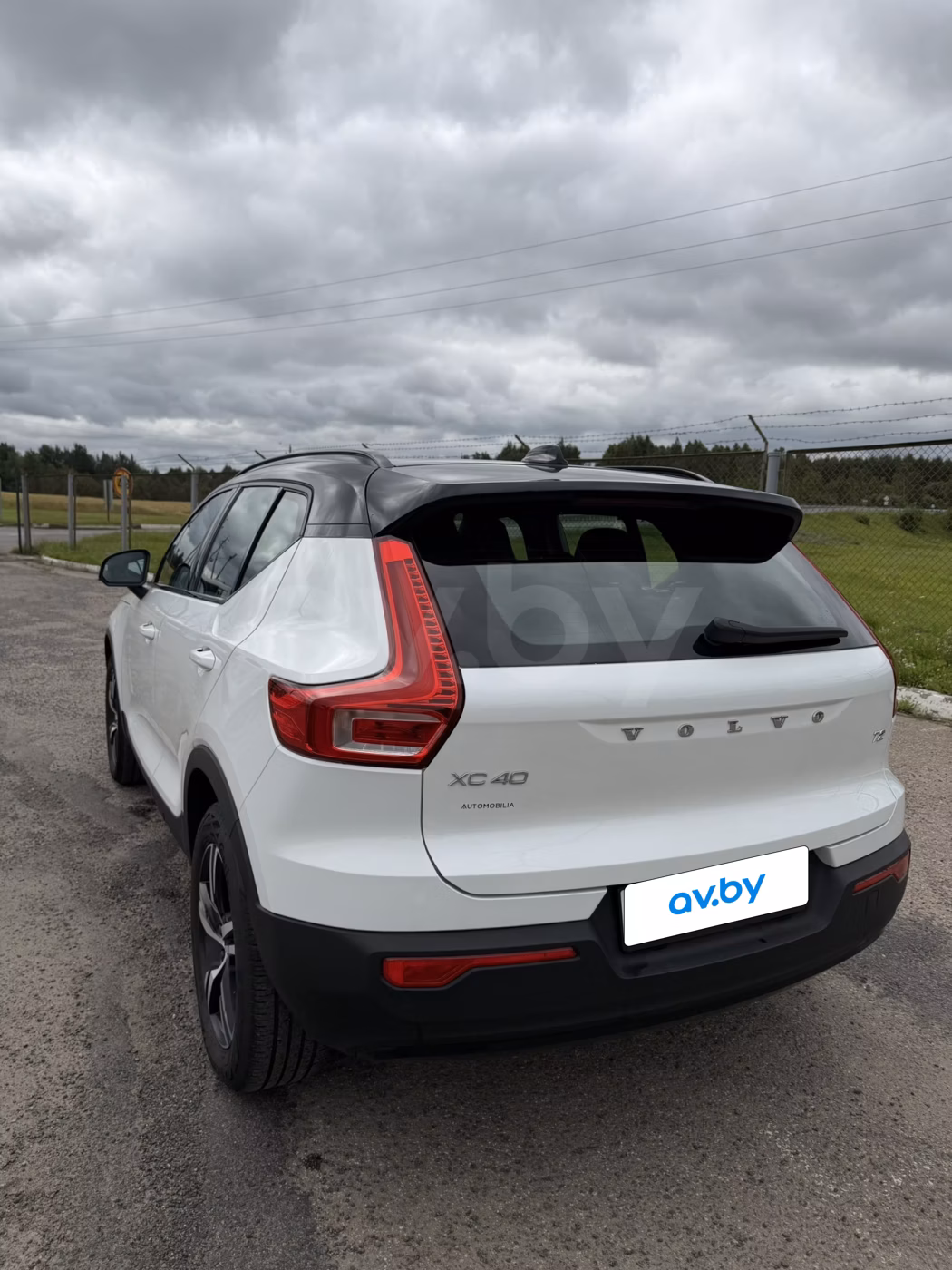Volvo XC40 фото 4