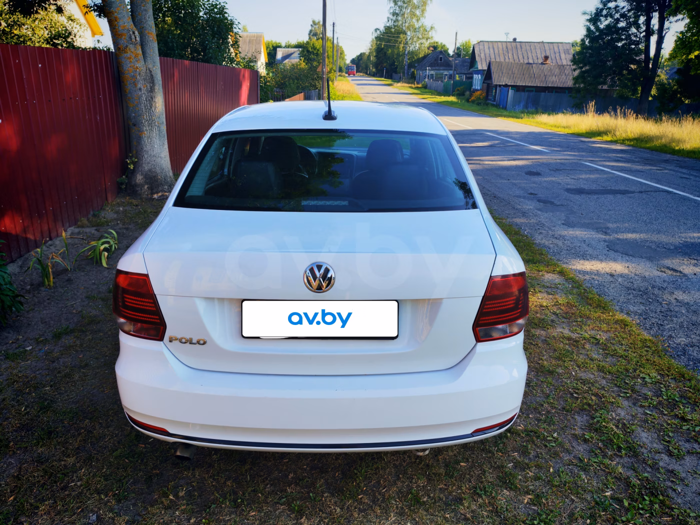 Volkswagen Polo Sedan фото 6