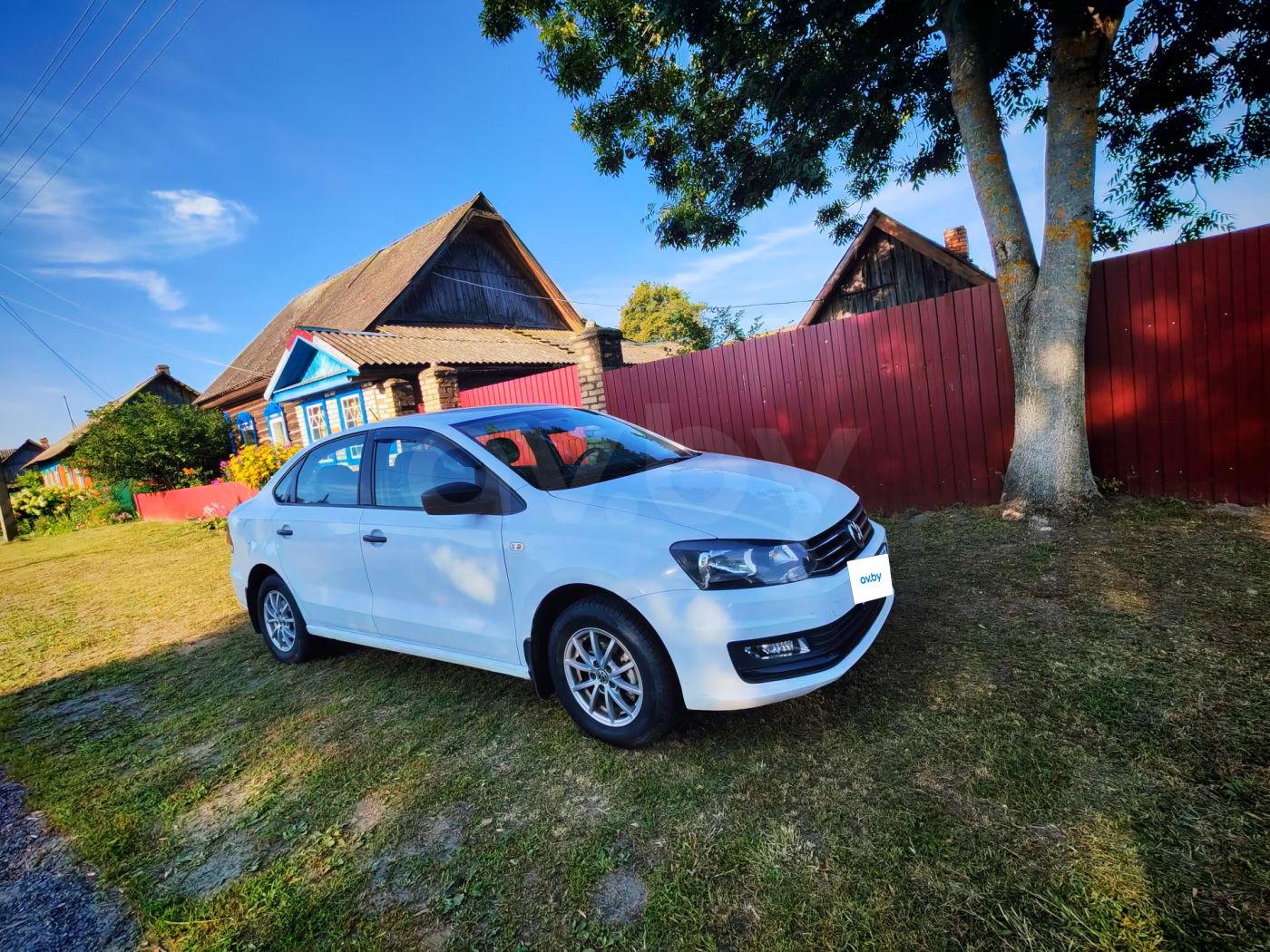 Volkswagen Polo Sedan фото 2