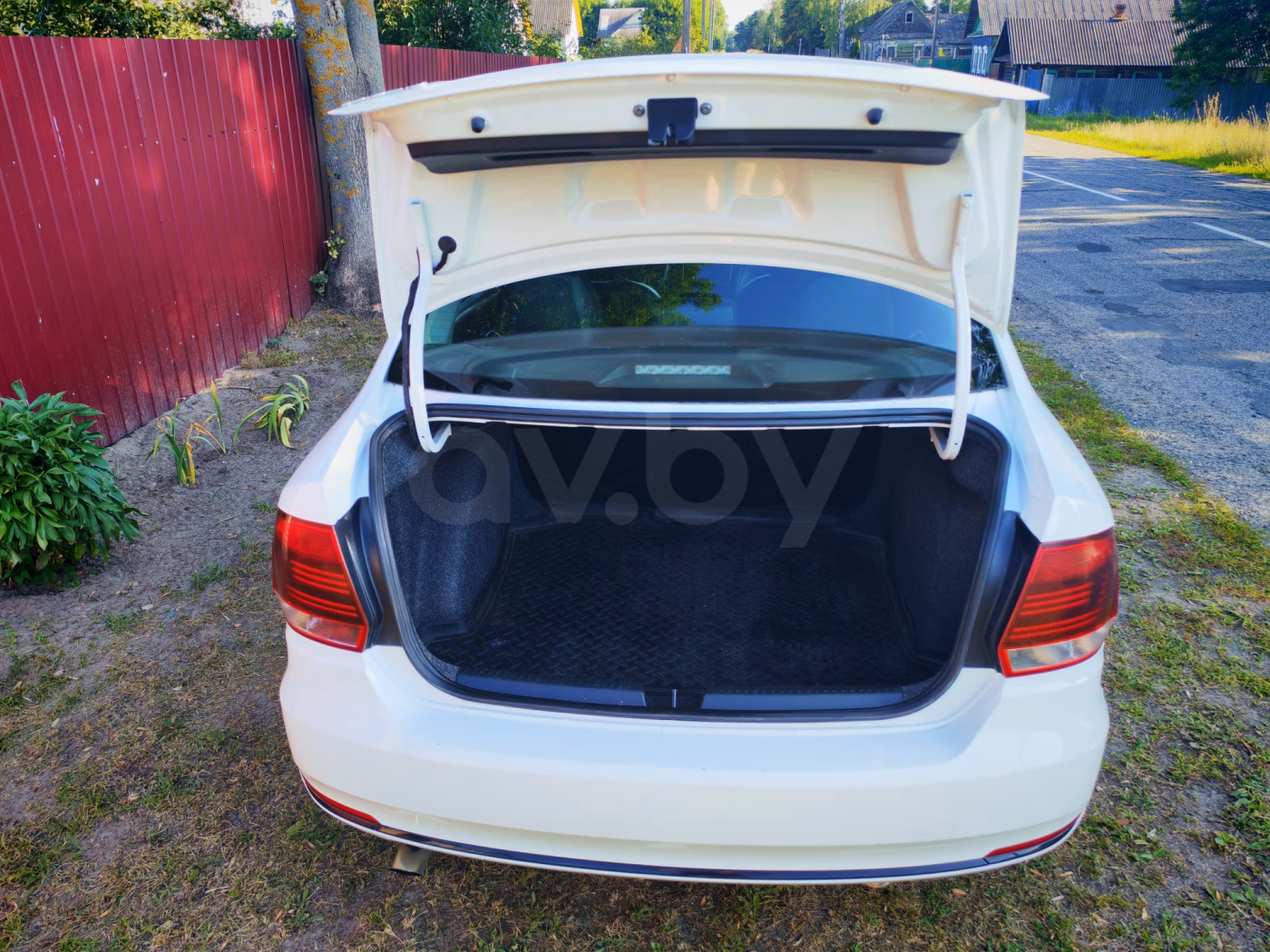Volkswagen Polo Sedan фото 7