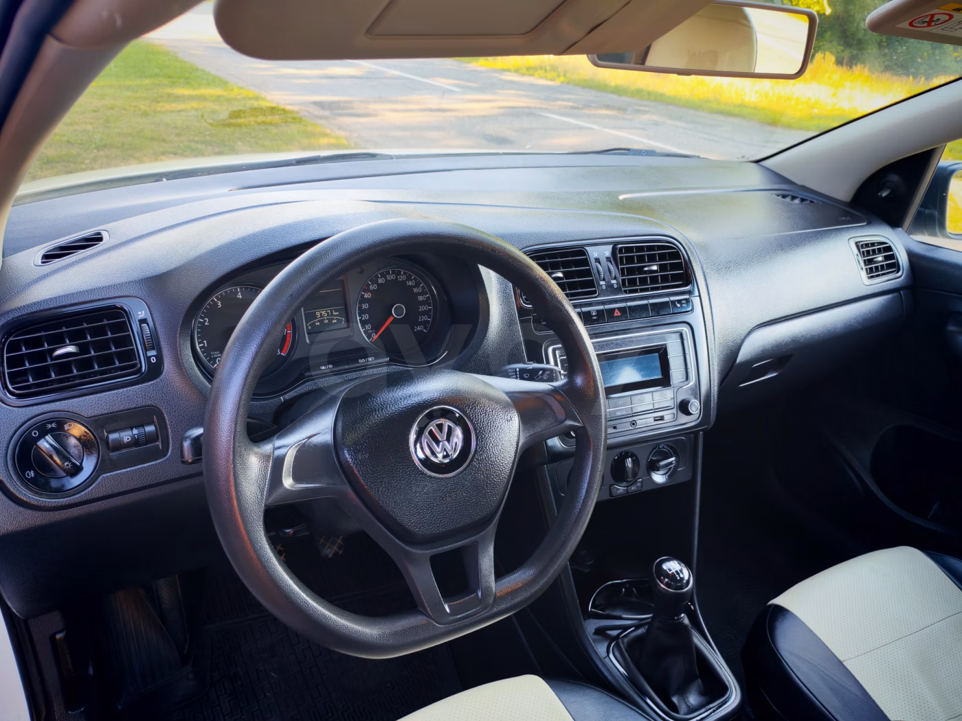 Volkswagen Polo Sedan фото 9