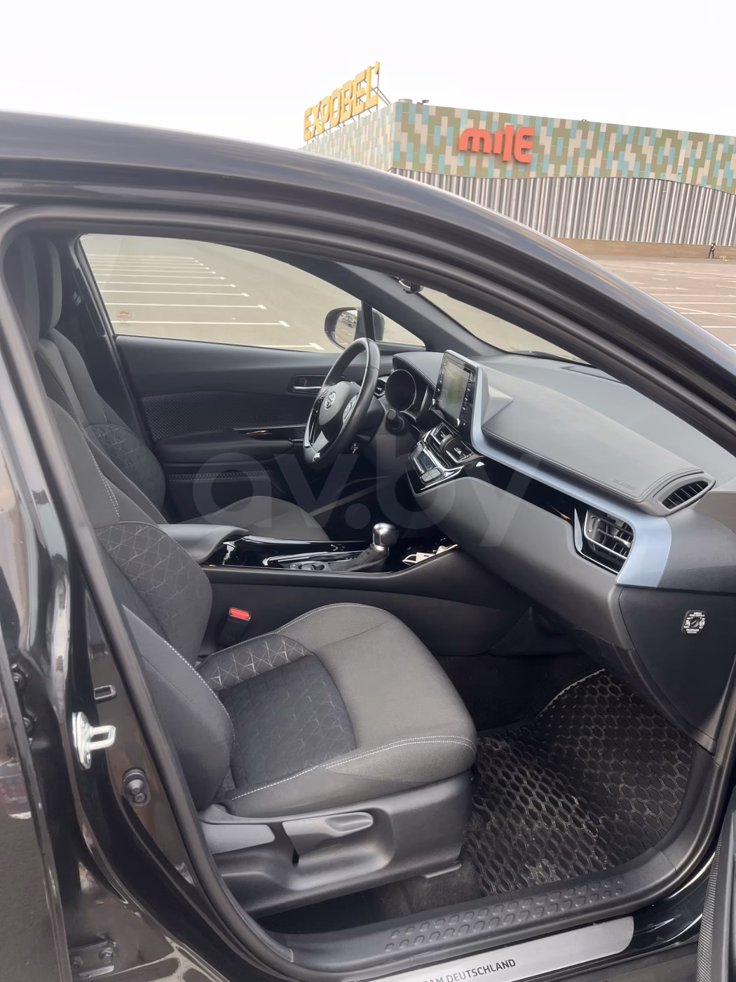 Toyota C-HR фото 9